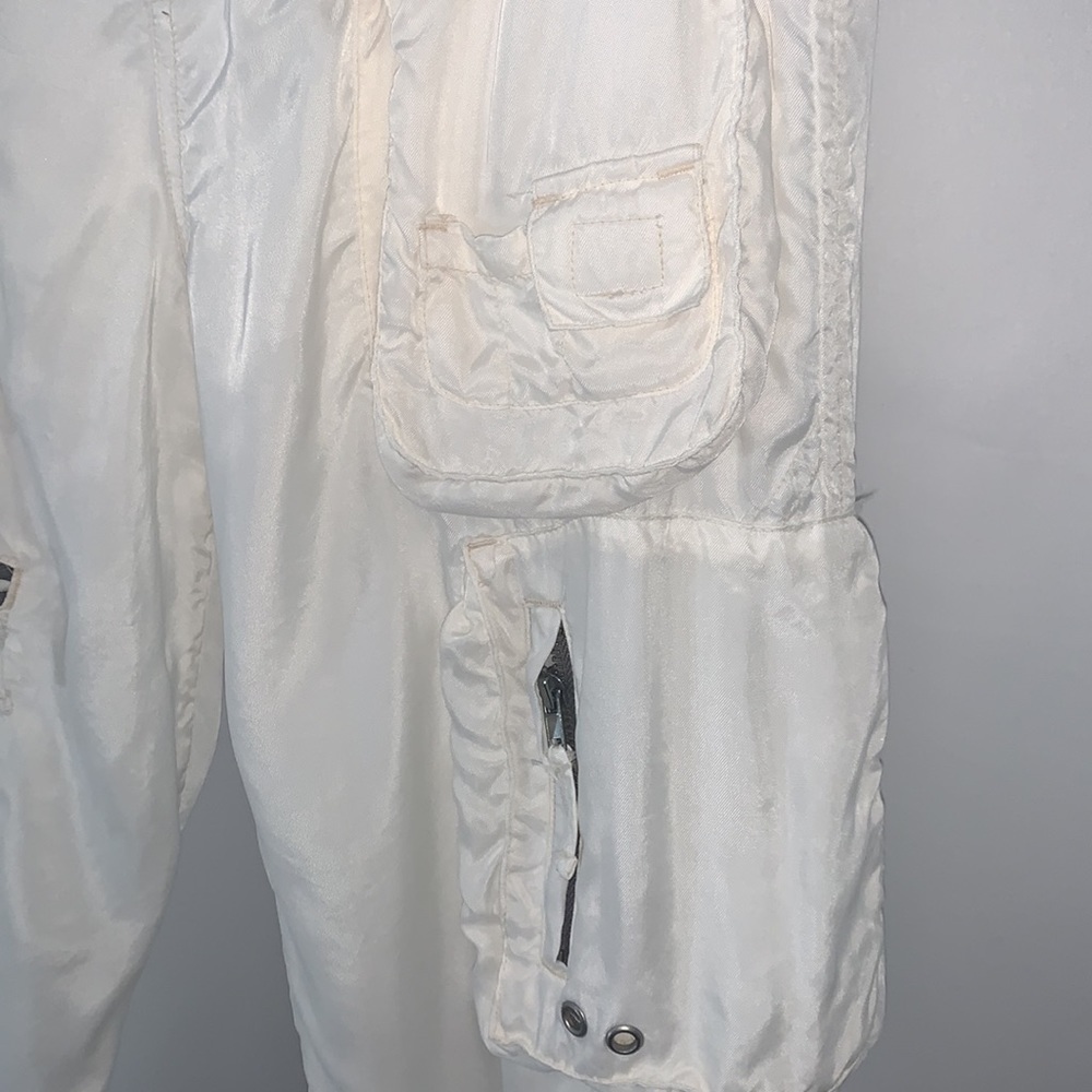 Johnny Was Pete & Greta Cargo Pants. - Picture 5 of 11